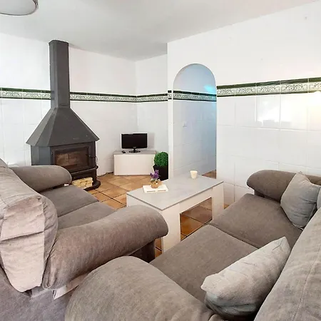 Cozy In With Swimming Pool * Almazora