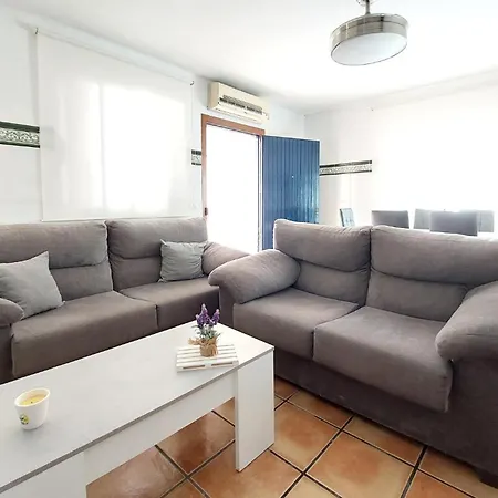 Vakantiehuis 2 Bedroom Stunning In Almazora